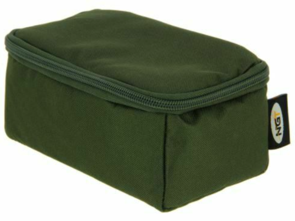 Three-way lead bag.
Two removable material dividers.
Ideal for storing leads and other fishing accessories.
Size 18 x 12.5 x 8cm
Brand: NGT.